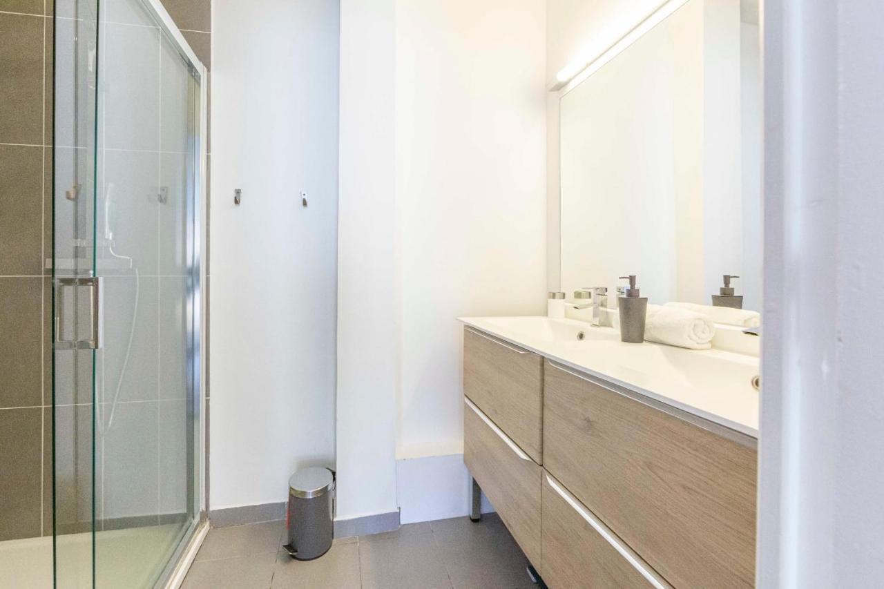 Modern Apartment 2 Bedrooms Quiet Terrace In A Palm Beach Area, 30 Meters From Seaside Cannes Ngoại thất bức ảnh